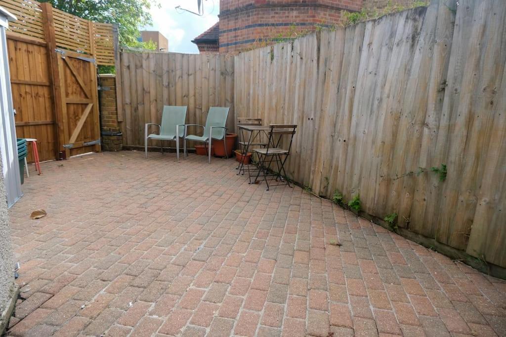 4 Bedroom House In Turnpike Lane/Wood Green London Exterior photo