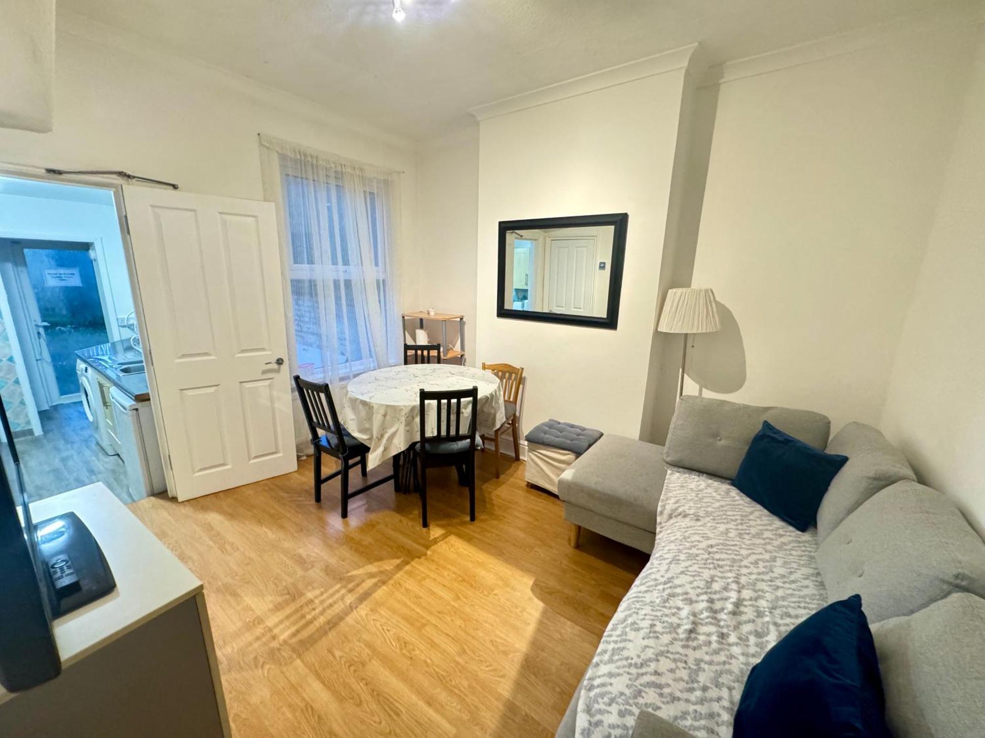 4 Bedroom House In Turnpike Lane/Wood Green London Exterior photo